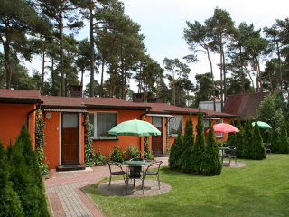 RELAKS база відпочинку літні будиночки сімейні номери нічліги відпочинок в Польщі Балтійське море Леба