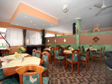 RELAKS база відпочинку літні будиночки сімейні номери нічліги відпочинок в Польщі Балтійське море Леба