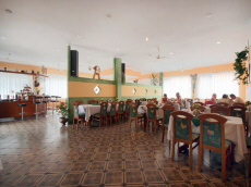 RELAKS база відпочинку літні будиночки сімейні номери нічліги відпочинок в Польщі Балтійське море Леба